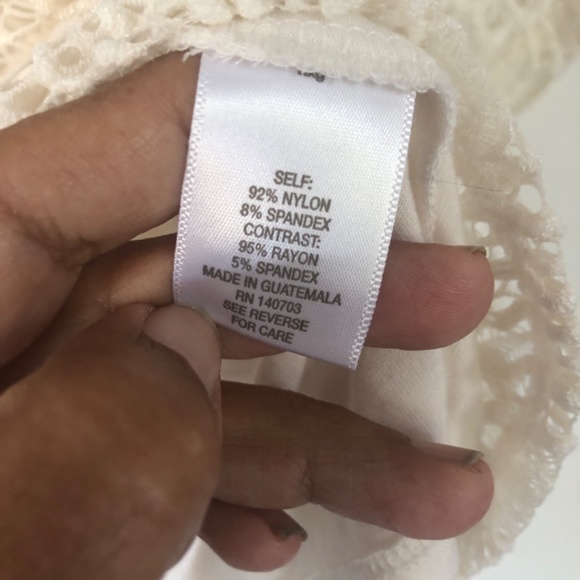 DB Established 1962 Beautiful ivory Lace Shawl Style Top - Picture 3 of 3